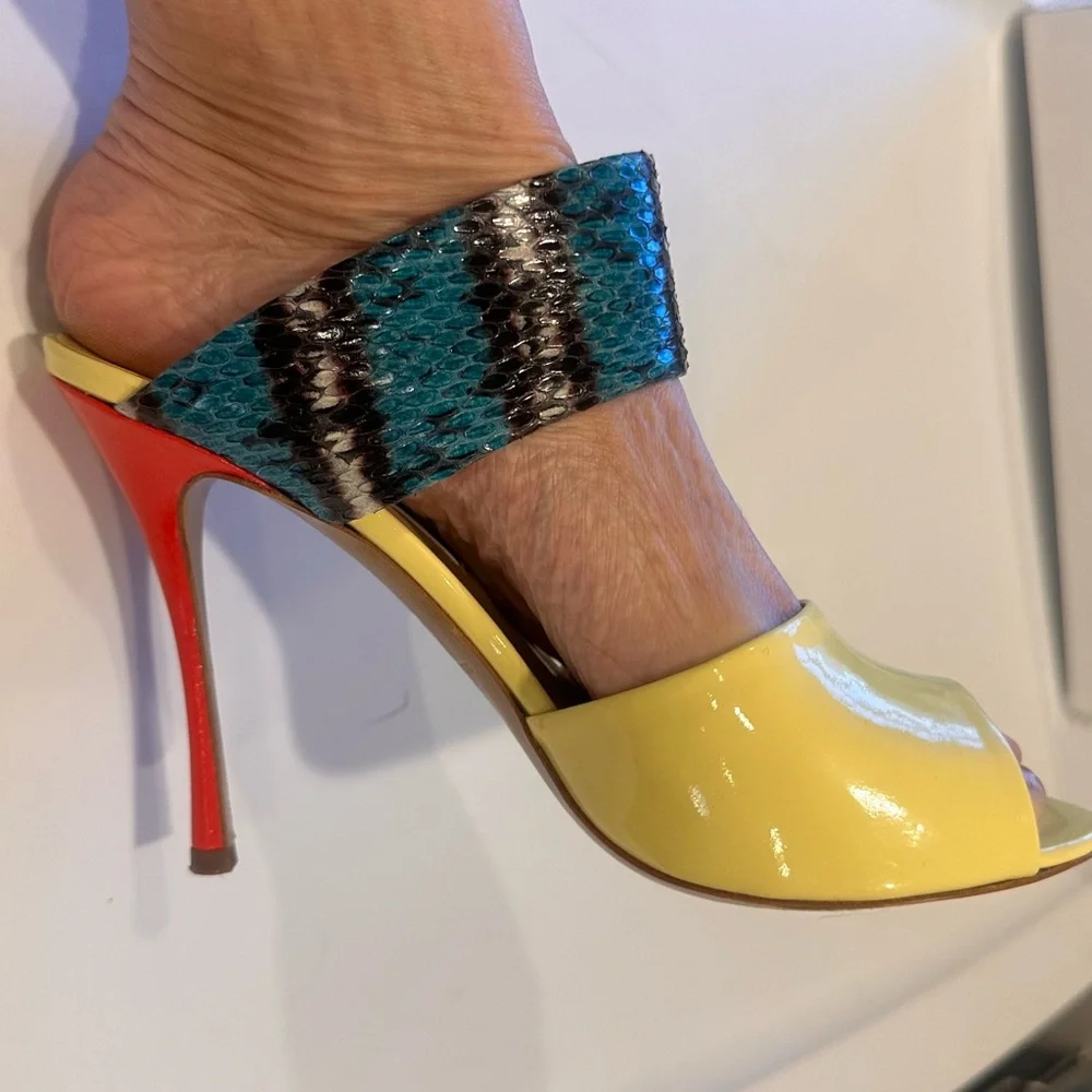 NICHOLAS KIRKWOOD 2013 Butter Yellow & Red Heels w/ Blue & Black Snakeskin Strap - Picture 6 of 14